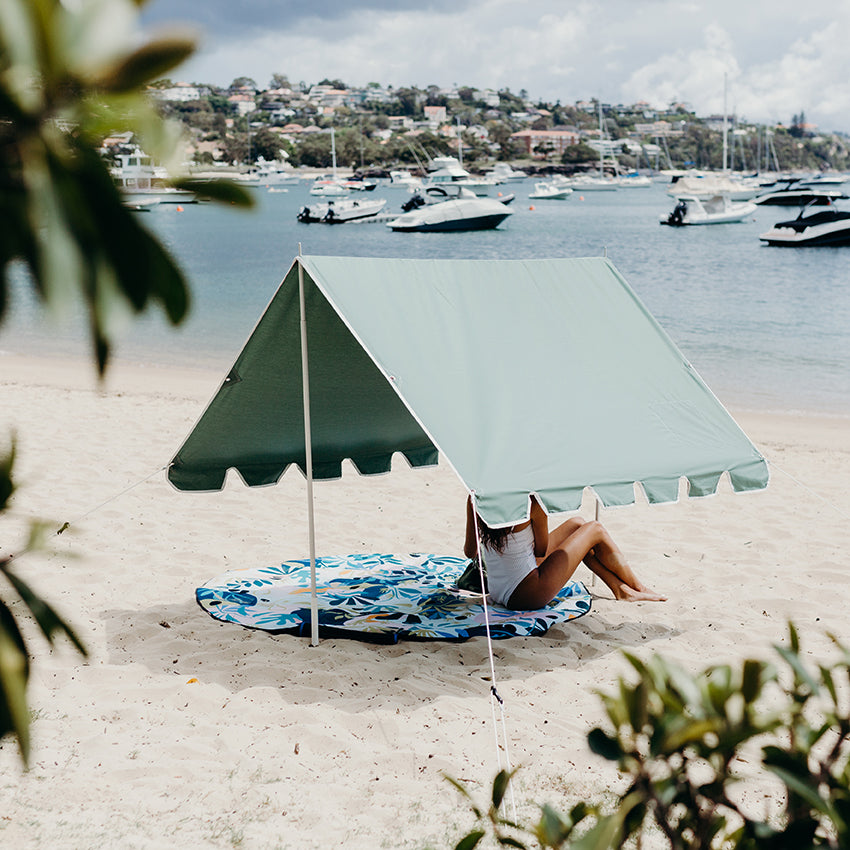 Basil Bangs | Premium Beach Tent