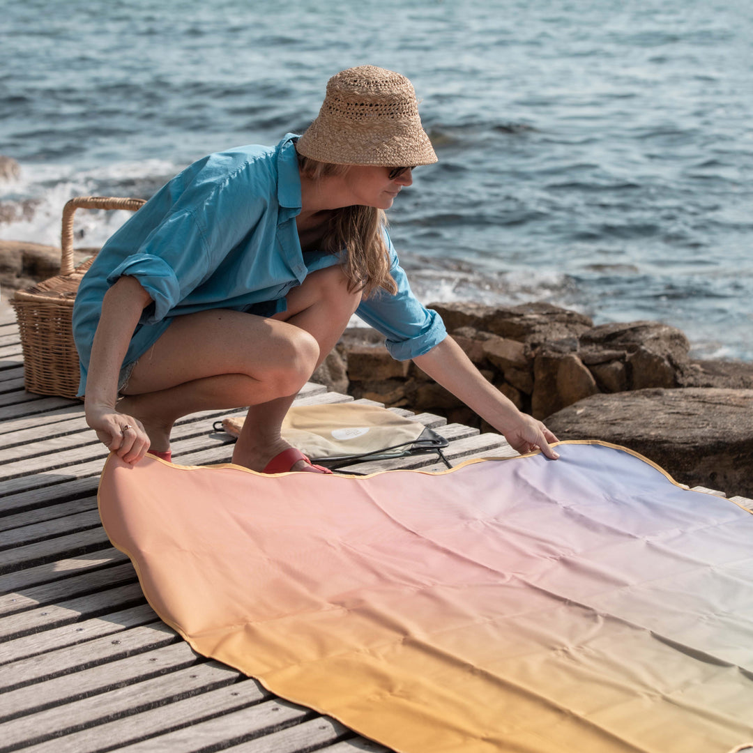 Basil bangs picnic rug