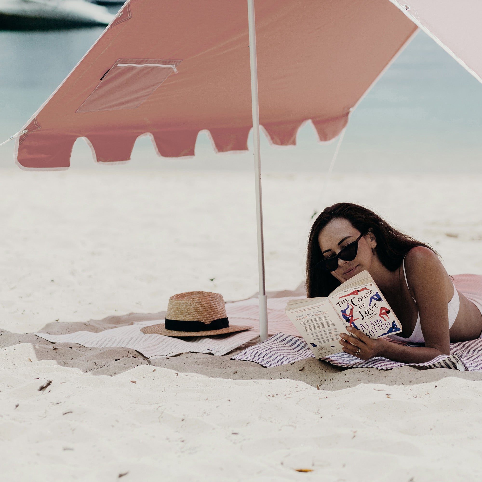 Beach Tent Nudie Basil Bangs